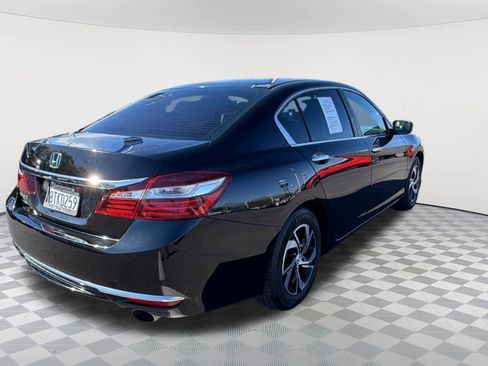Used 2017 Honda Accord LX image 5