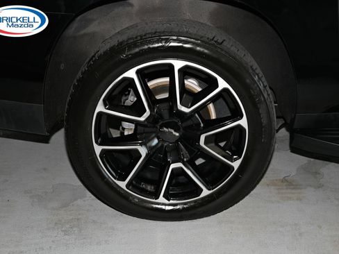 Used 2021 Chevrolet Suburban RST w/ Luxury Package RWD image 41