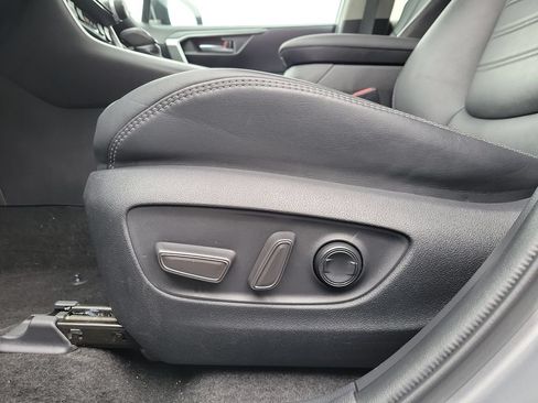 Used 2022 Toyota RAV4 XLE Premium FWD image 25