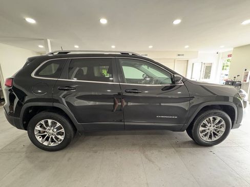 Used 2019 Jeep Cherokee Latitude Plus w/ Cold Weather Group AWD/4WD image 9