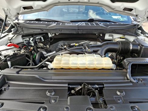 Certified 2022 Ford F150 XLT w/ Equipment Group 302A High image 26