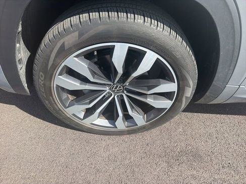 Used 2022 Volkswagen Atlas Cross Sport SEL Premium R-Line image 4