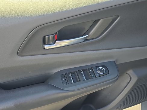 Used 2023 Toyota Prius XLE FWD image 12
