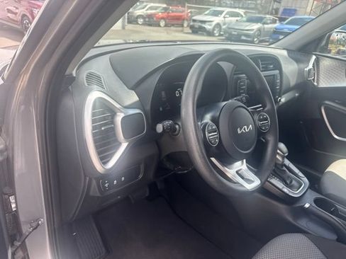 Certified 2023 Kia Soul LX w/ Option Group 015 FWD image 17