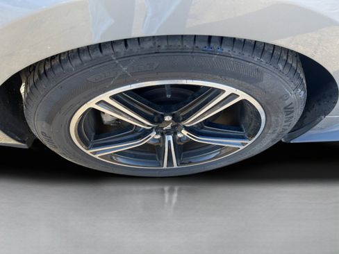 Used 2024 Ford Mustang Premium image 9