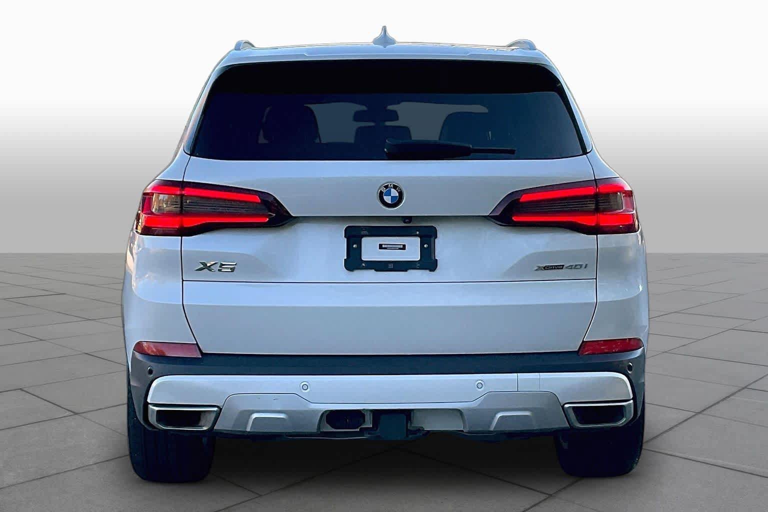 Used 2022 BMW X5 xDrive40i w/ Luxury Seating Package AWD/4WD image 4