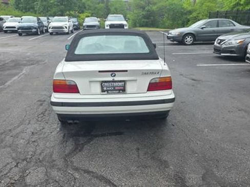 Used 1995 BMW 325i Convertible RWD image 6