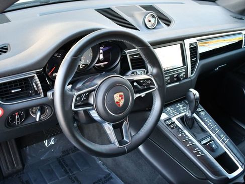 Used 2016 Porsche Macan S image 12
