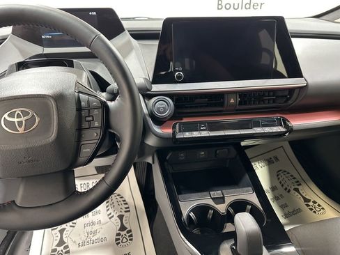 Used 2025 Toyota Prius Plug-In Hybrid image 26