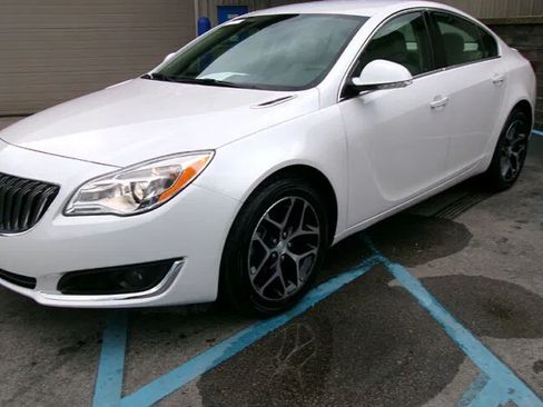 Used 2017 Buick Regal Sport Touring FWD image 1