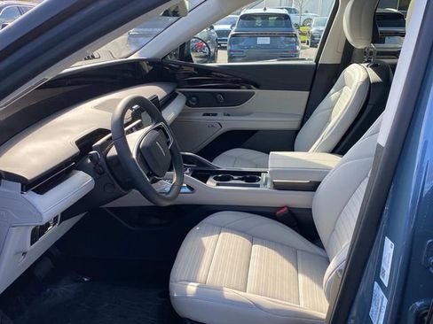 New 2026 Lincoln Nautilus Reserve w/ Jet Appearance Package image 9