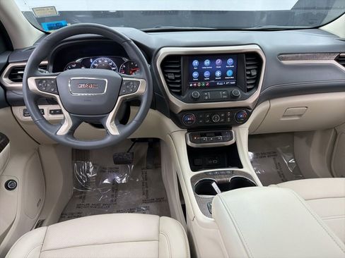 Used 2023 GMC Acadia Denali w/ Black Diamond Edition image 10