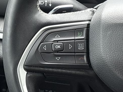 Certified 2023 Jeep Grand Cherokee Altitude AWD/4WD image 19