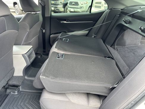 Used 2018 Toyota Camry LE image 24