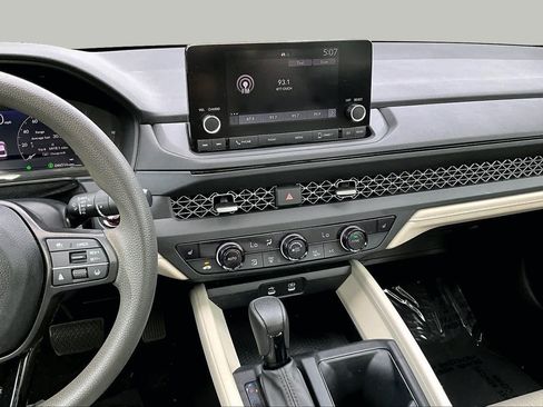 Used 2023 Honda Accord EX image 7