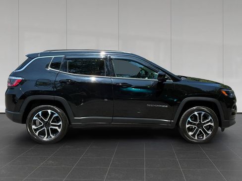 Used 2024 Jeep Compass Limited w/ Sun and Sound Group AWD/4WD image 6