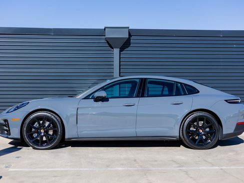 New 2026 Porsche Panamera image 2