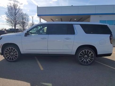 New 2026 Chevrolet Suburban High Country image 5