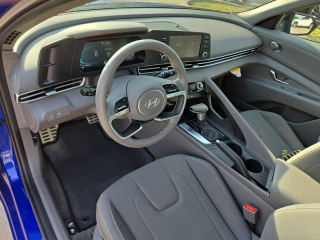 Used 2025 Hyundai Elantra Sport FWD image 10