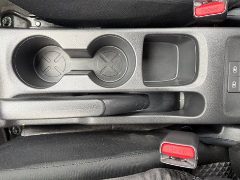 Used 2024 Nissan Versa S w/ Trunk Package image 22