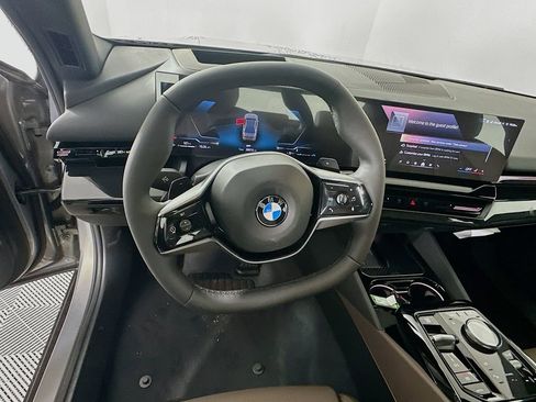 Used 2026 BMW 530i xDrive AWD/4WD image 13