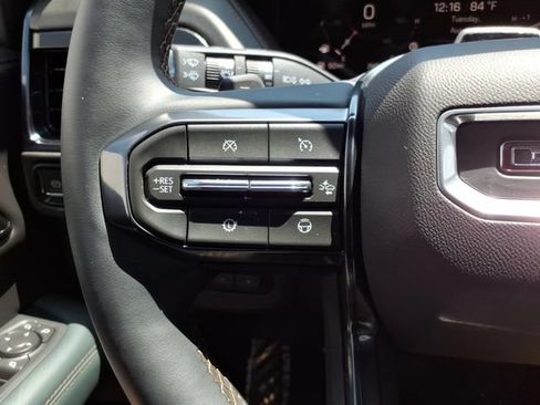 Used 2026 GMC Yukon AT4 w/ AT4 Premium Plus Package AWD/4WD image 37