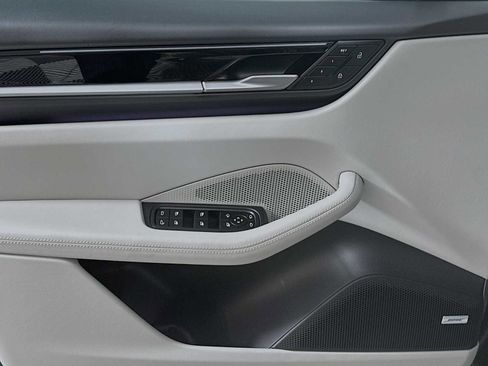 Certified 2025 Porsche Macan 4S Electric AWD/4WD image 11