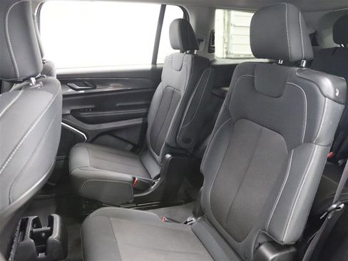 Used 2022 Jeep Grand Cherokee L Laredo w/ Luxury Tech Group I image 13