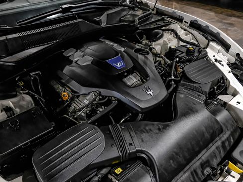 Used 2018 Maserati Ghibli S GranLusso AWD/4WD image 57