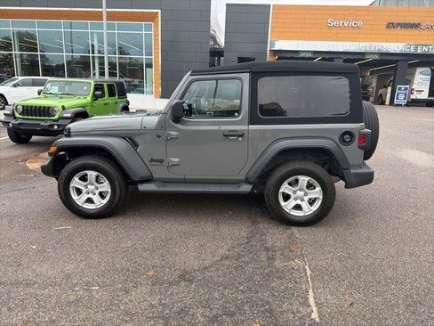 Used 2022 Jeep Wrangler Sport S image 2