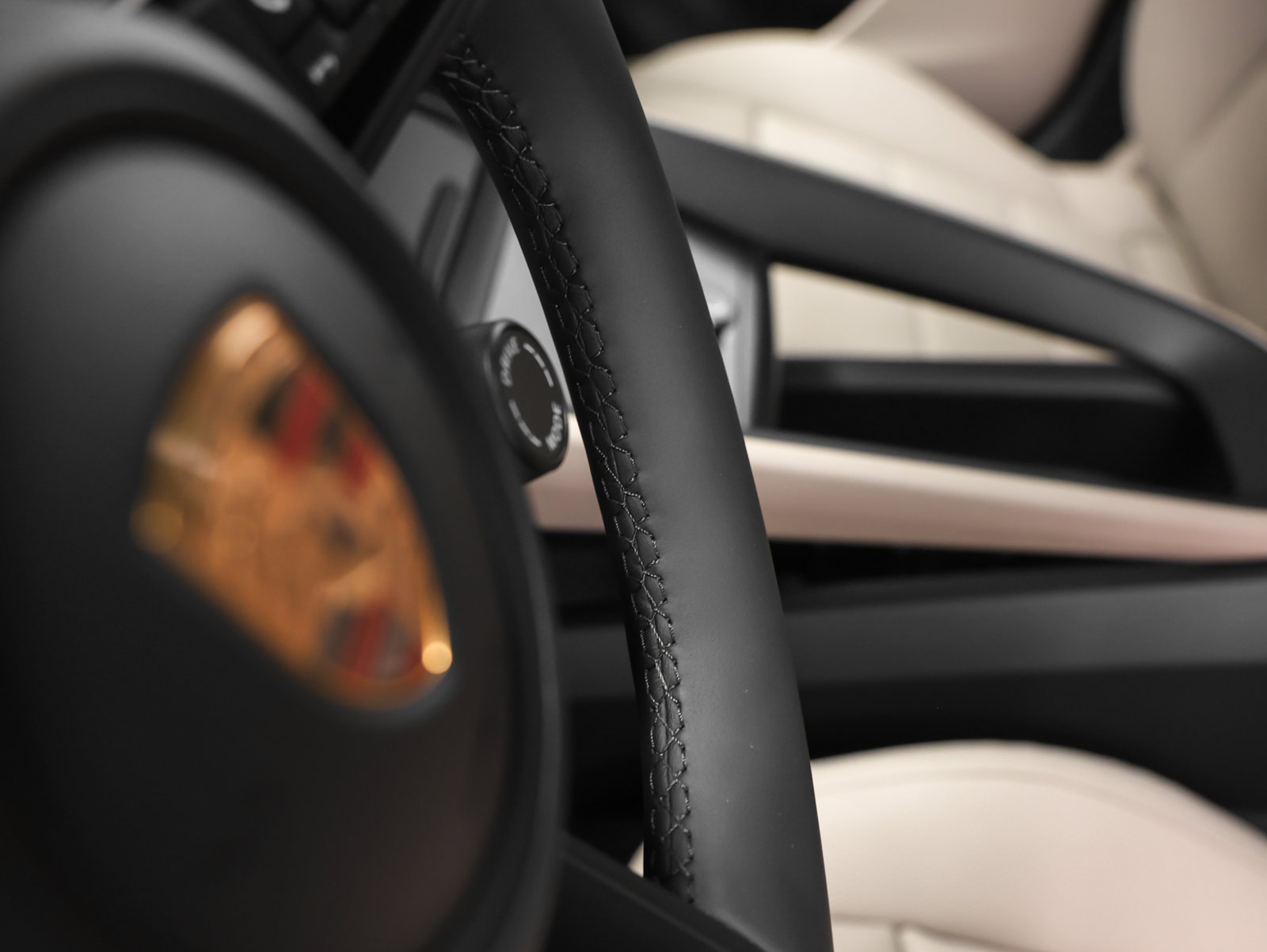 Certified 2026 Porsche Macan 4 Electric AWD/4WD image 33