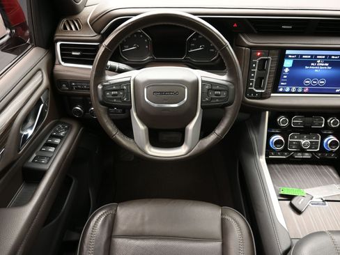 Used 2021 GMC Yukon Denali w/ Denali Ultimate Package image 25
