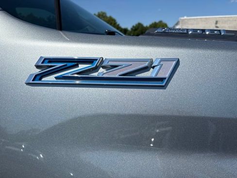 Used 2024 Chevrolet Silverado 2500 LTZ w/ LTZ Convenience Package AWD/4WD image 8