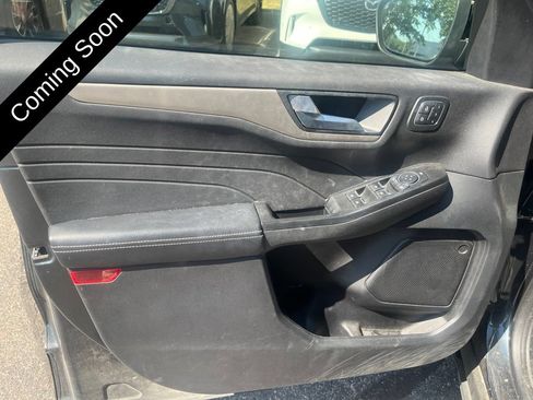 Used 2022 Ford Escape SEL w/ Technology Package FWD image 10