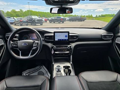 Used 2023 Ford Explorer ST-Line AWD/4WD image 15