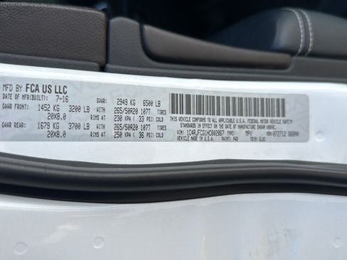 Used 2017 Jeep Grand Cherokee Overland w/ Jeep Active Safety Group AWD/4WD image 36