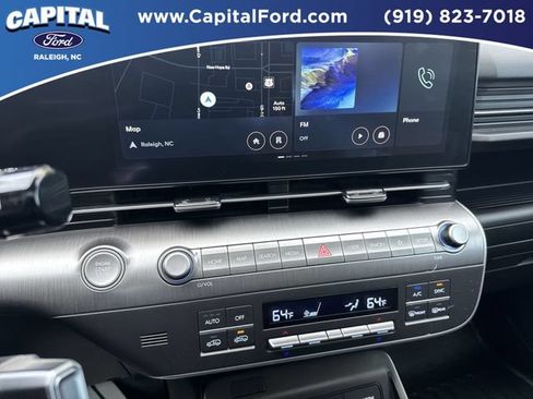 Used 2024 Hyundai Kona Limited FWD image 27