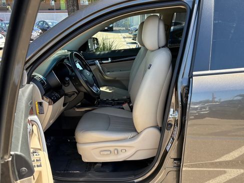Used 2014 Kia Sorento EX w/ EX V6 Touring Package AWD/4WD image 9