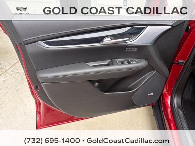 Used 2025 Cadillac XT5 Premium Luxury w/ Technology Package AWD/4WD image 16