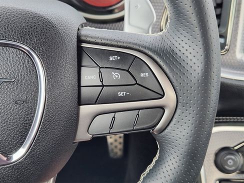 Used 2017 Dodge Challenger SRT Hellcat image 37