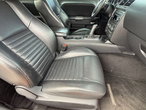 Used 2014 Dodge Challenger R/T Plus RWD image 10