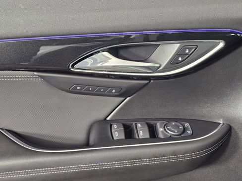 Used 2025 Buick Envision Preferred AWD/4WD image 19