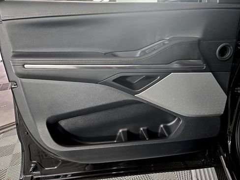 New 2026 Lincoln Navigator L Black Label AWD/4WD image 12