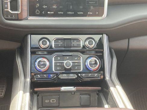 Used 2023 GMC Yukon Denali Ultimate image 18