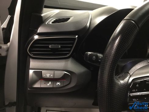 Used 2021 Hyundai Veloster Turbo image 20