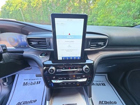 Used 2021 Ford Explorer Platinum w/ Equipment Group 601A AWD/4WD image 29
