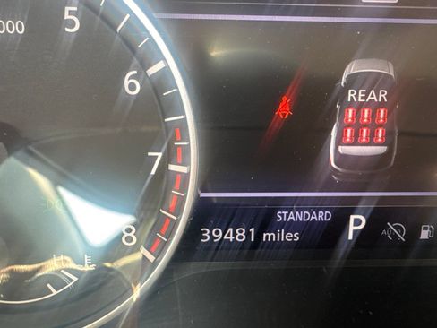 Used 2025 Nissan Pathfinder SL FWD image 17