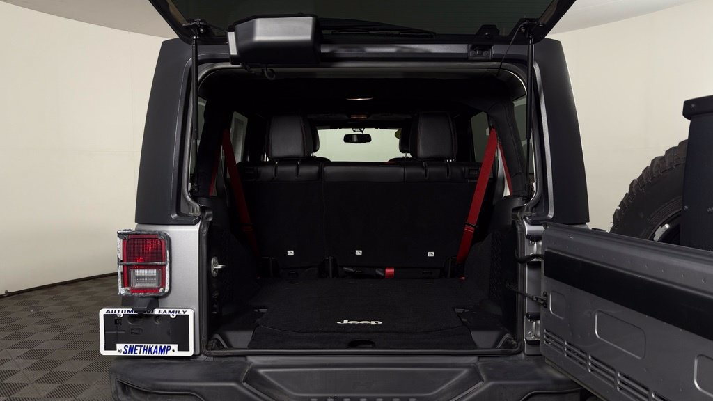 Used 2017 Jeep Wrangler Unlimited Rubicon AWD/4WD image 12