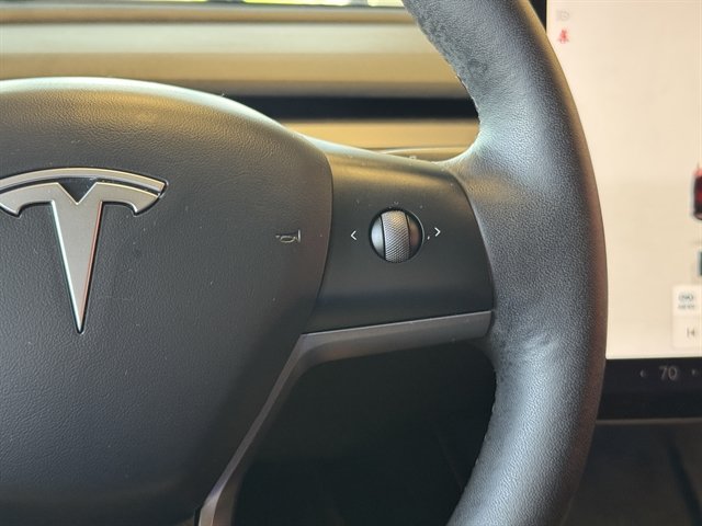 Used 2023 Tesla Model Y Long Range AWD/4WD image 23