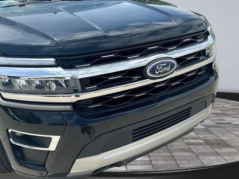 Used 2023 Ford Expedition Limited AWD/4WD image 30